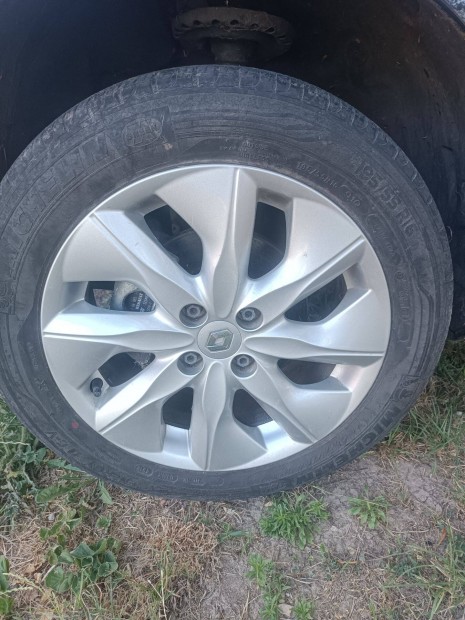 Renault Zoe alufelni 16 os Michelin gumikkal 195/55 R 16