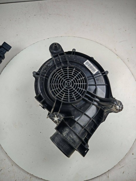 Renault Zoe f�t�motor (haszn�lt) 290924004R