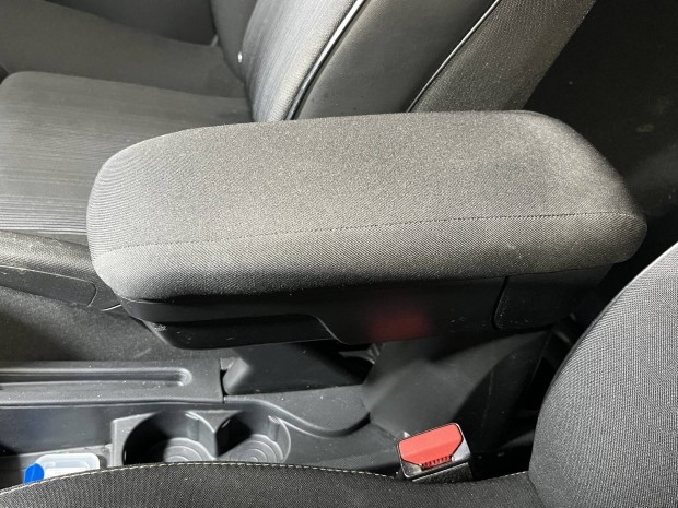 Renault Zoé gyári könyöklő 8201720833 8201709012