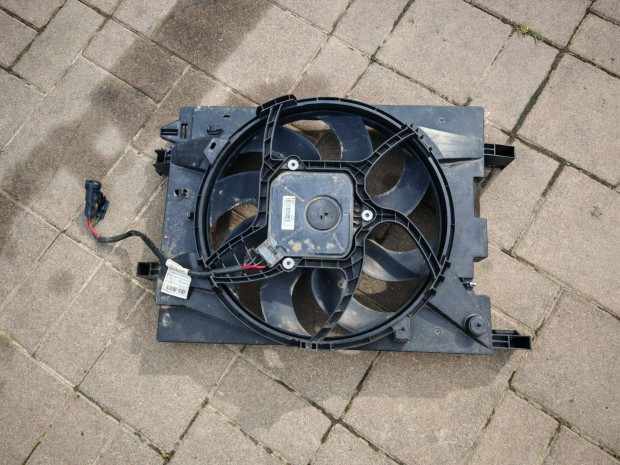 Renault Zoe h�t�ventill�tor motor + lap�t (haszn�lt) 214819480R