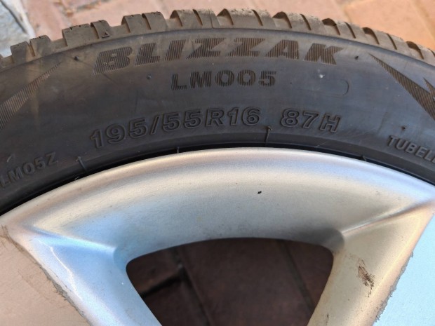 Renault clio 4x100 16col struktur lemezfelni 195/55r16