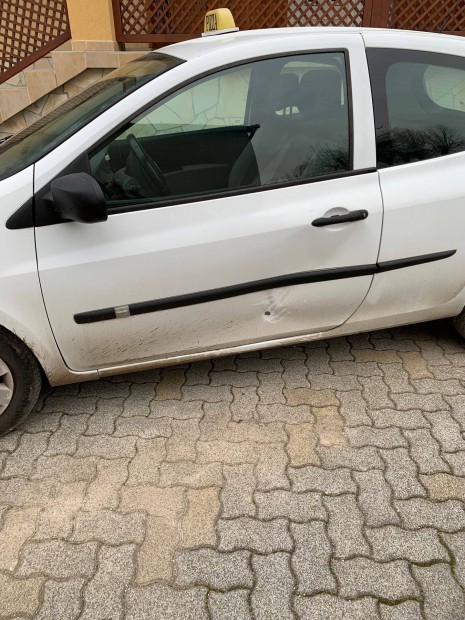 Renault clio bal els veg, elektromos emel elad !