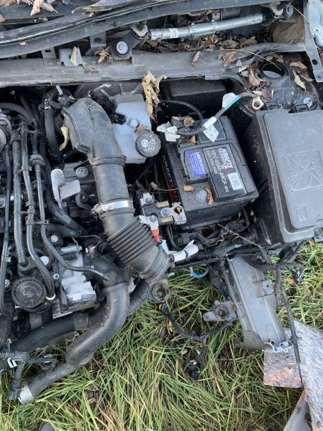 Renault clio v 5 1.3 tce motor blokk hengerfej