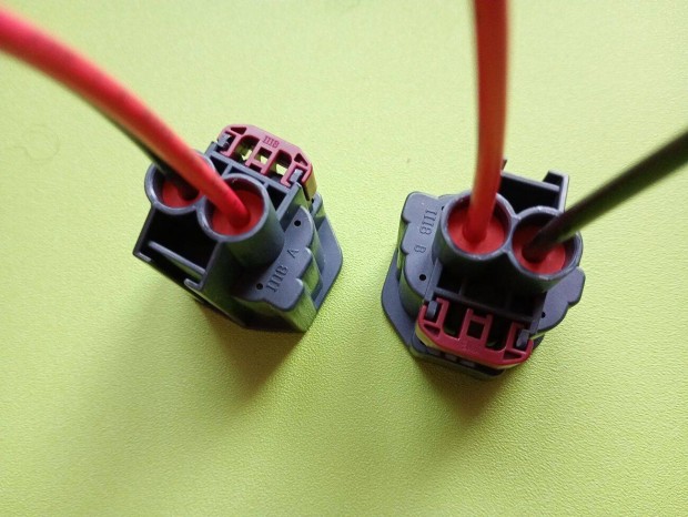 Renault elektromos kézifék csatlakozó