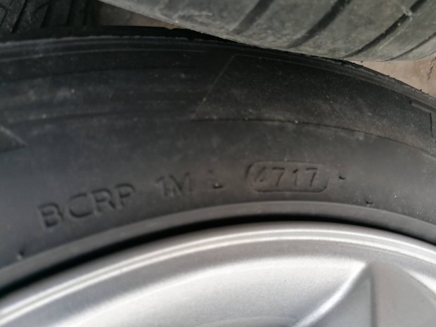 Renault felni 80%-os nyri gumikkal