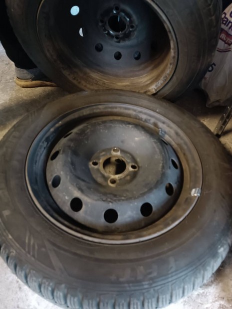 Renault felni tli gumival 185/65R15 4 db Zalahalpon