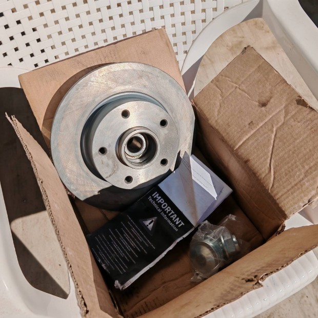 Renault fluence h�ts� f�kt�rcsa integr�lt csap�gy +abs gy�r� 