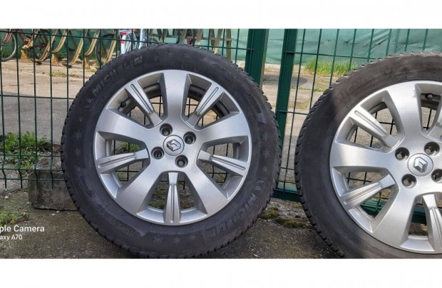 Renault gyári alufelni garnitúra eladó