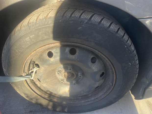 Renault laguna 3 215/55r16 gyri lemezfelni tli gumi val elad 