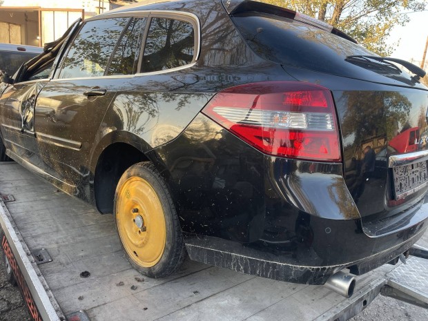 Renault laguna 3 4x4 2.0dci kombi hts lkhrt elad 