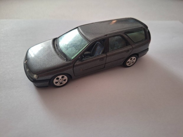 Renault laguna break 1:43