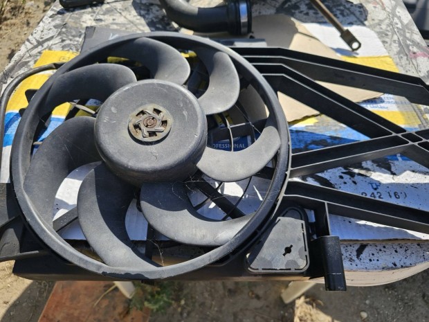 Renault megane 2 1.9 dci hütöventilátor klimás 10000