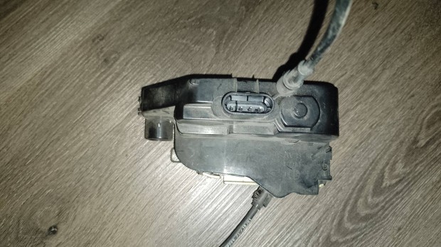 Renault megane 2 jobb első ajtó zárszerkezet