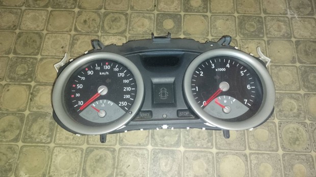 Renault megane 2 km óra óraegység