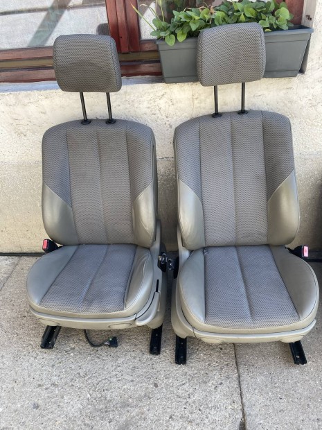 Renault megane 2 kombi félbőr bézs ülés garnitúra 2003-2009-ig