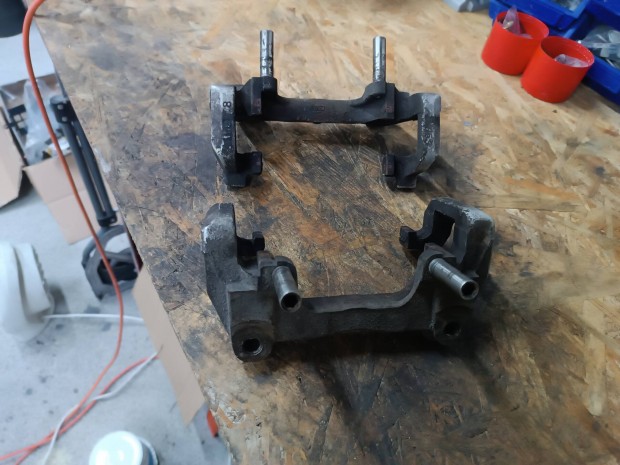 Renault megane III 3 nagyf�k 320 t�rcsa konzol