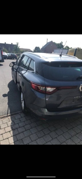 Renault megane IV 4 dobbett