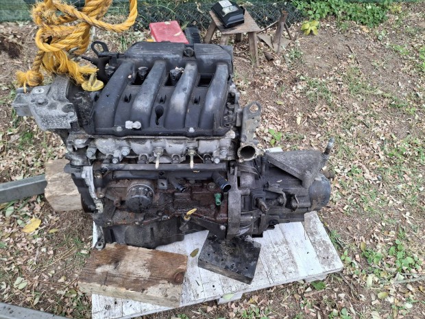 Renault motor elad