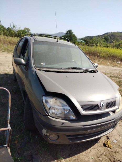 Renault scenic 1.9 dci minden alkatrsze 