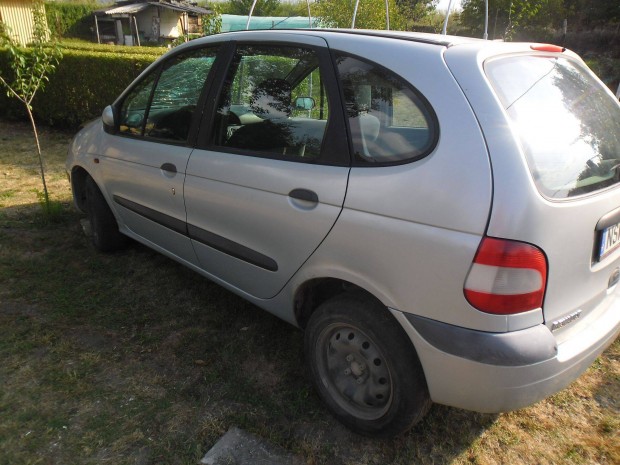 Renault scnic bontott alkatrszek eladk