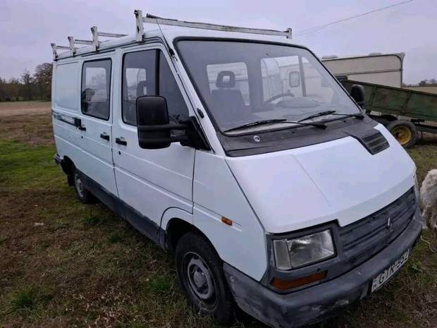 Renault trafic elad 