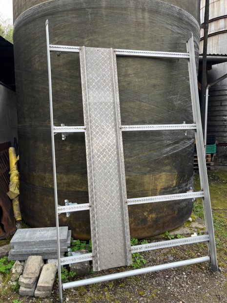 Renault trafic tet�csomagtart� elad�