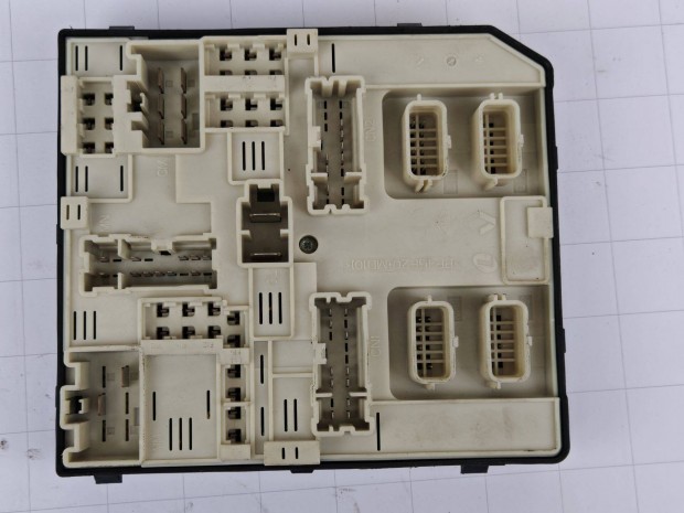 Renault zoe biztos�t�kt�bla (haszn�lt) 284B64259R