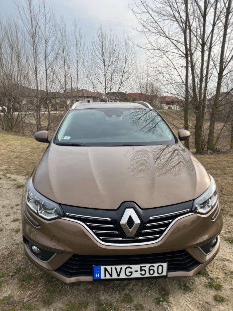 Renaultmeganegrandtour 1.6sziv�benzinmotor keyless/tempomat/navi/
