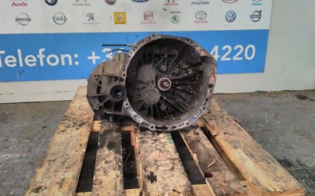 Renaulttrafic 2,0TDCI PF6026 bontott v�lt�