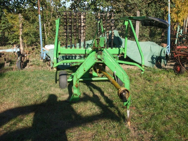 Rendk�pz� deuz fahr ks 233 dn mtz p�tkocsi