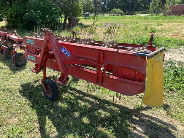 Rendsodró Pöttinger KR 220