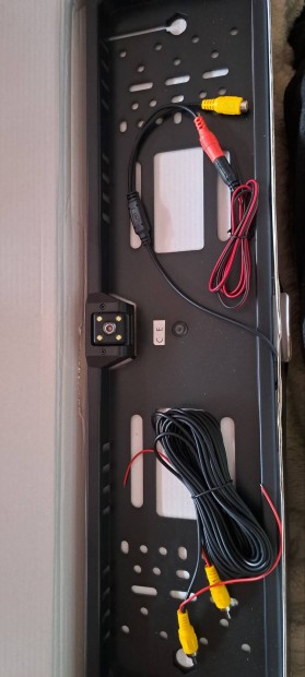 Rendsz�m t�bl�ba �pithet� tolat�kamera