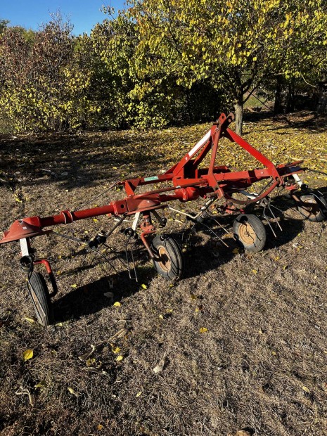 Rendteritő pöttinger rendteritő eladó.