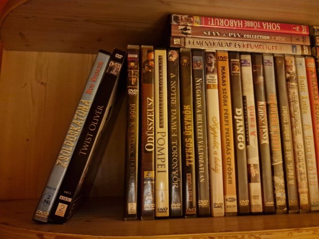Rengeteg DVD, darabáron vagy egyben