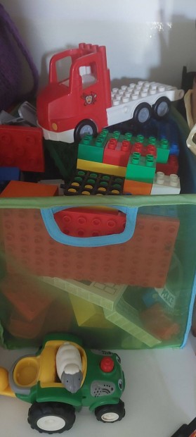 Rengeteg!!! LEGO Duplo kisfiúknak!!!