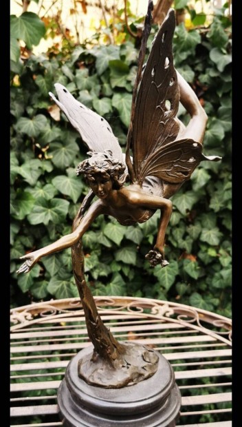 Repl tndr - bronz szobor