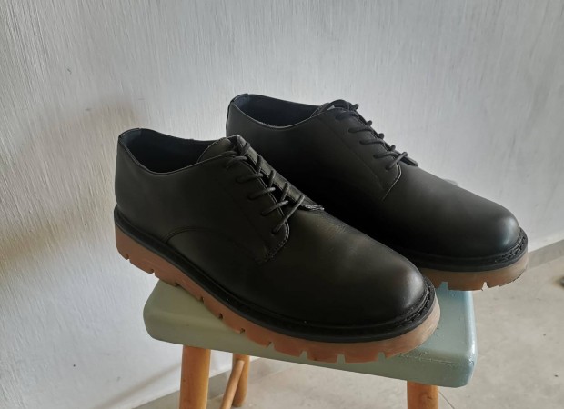 Reserved 45, frfi fekete cip, dr martens fazon