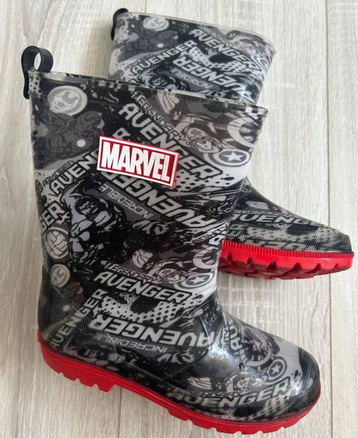 Reserved Marvel gumicsizma 34-es méretben