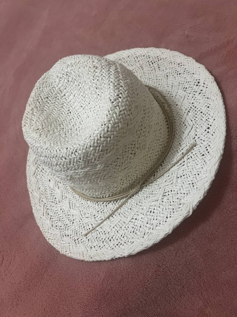 Reserved fehr szalma kalap 