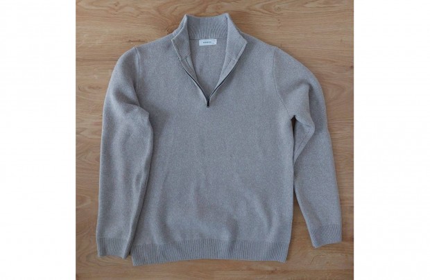 Reserved f�rfi fels� cipz�ras garb�val M-L