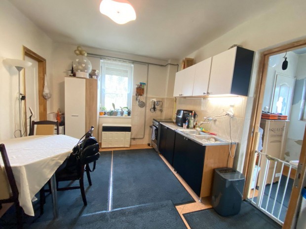 R�szben Fel�j�tott KIS H�z Nagy Telekkel Isaszeg F��tj�n