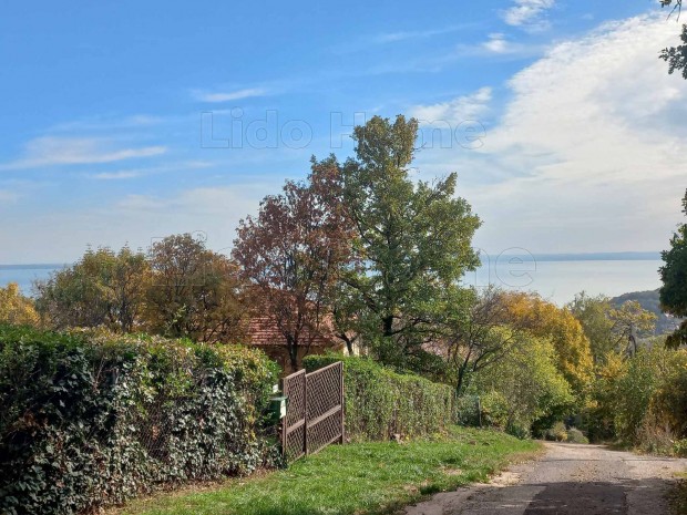 Rszpanorms ptsi telek Balatonalmdiban az reghegyen