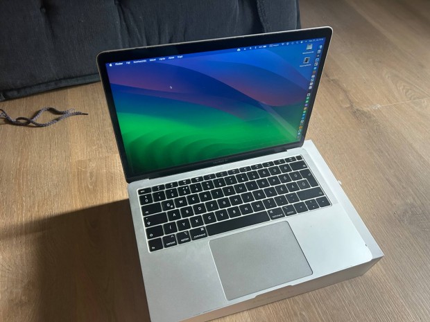 Retina Macbook Air (2019/01/30) 128GB/8GB elad