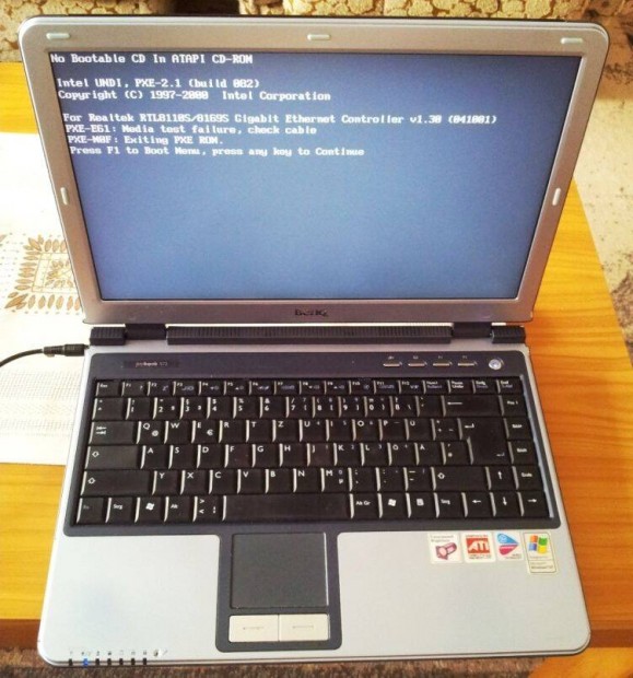 Retr 14 colos laptop (gyjtknek, donornak stb.)