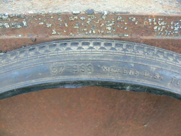 Retr� 24 colos orosz, szovjet ker�kp�r gumi, 2 db egy�tt