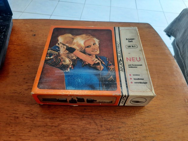 Retro AKA LD-11.1 hajszrit eredeti dobozban papirjaival