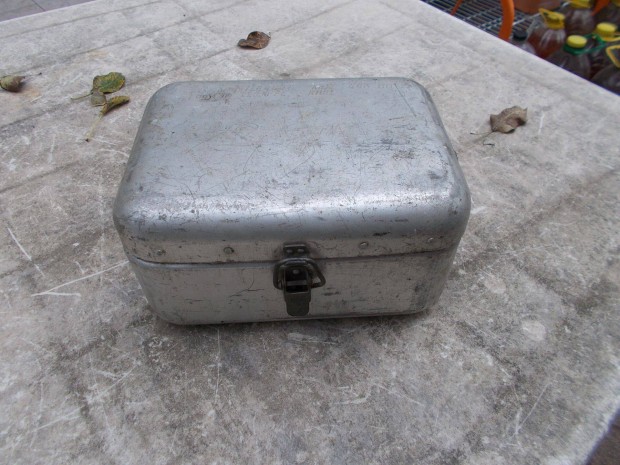 Retró Aluminium EÜ. láda, mentődoboz II. tipusú, old timer EÜ doboz