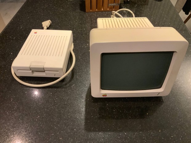 Retr Apple szmtgp monitor G090S llvnydoboz 1984