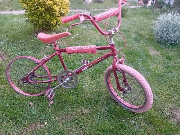 Retro Bmx Elado hatso gumi es belso kell 