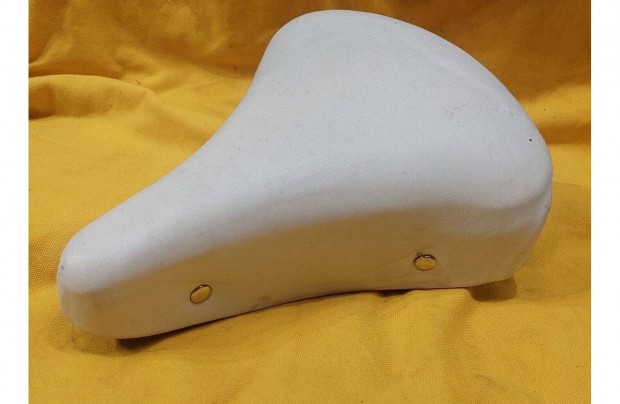 Retro City rug�s feh�r b�r nyereg!